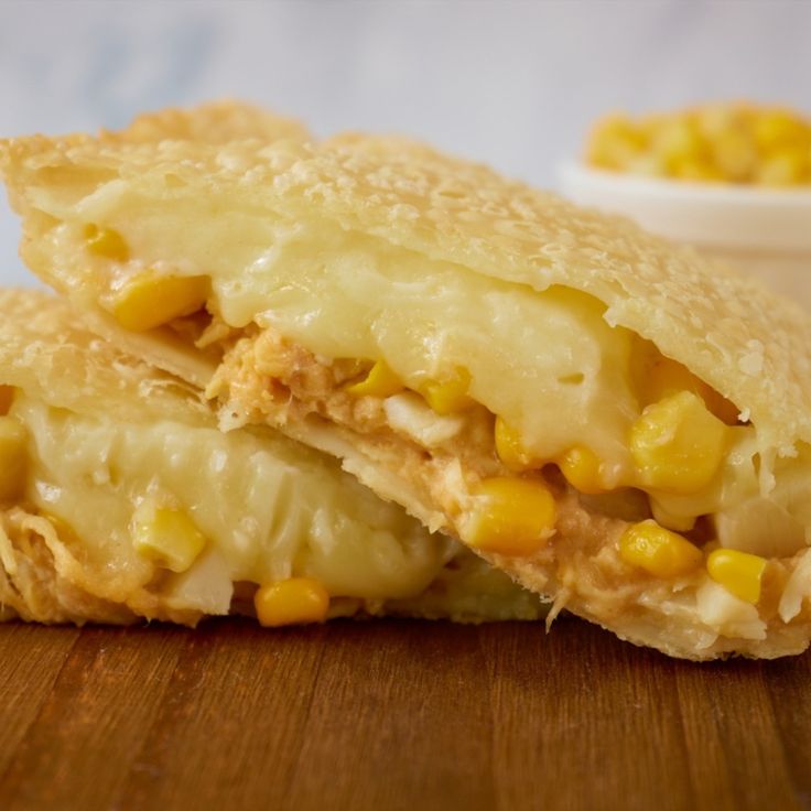 Pastel Frango com queijo