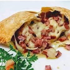 Pastel Calabresa com queijo